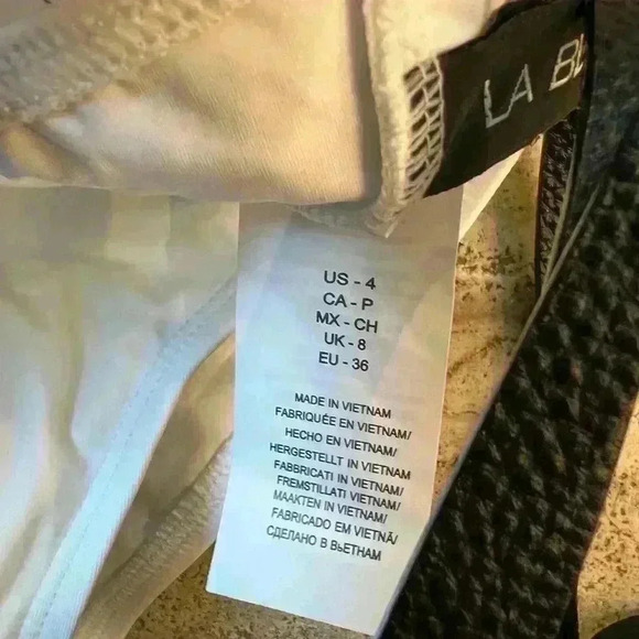 NWT La Blanca Island Goddess One-Piece Swimsuit white and red size 4 - Picture 7 of 8